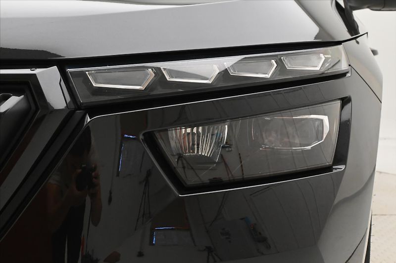 Škoda Kamiq 1,0 TSI 81kW MONTE CARLO Záruk - fotka 23 z 25