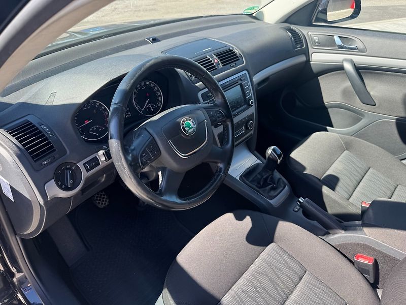Škoda Octavia (2012) Elegance 1.6 TDI 77kW - fotka 11 z 40