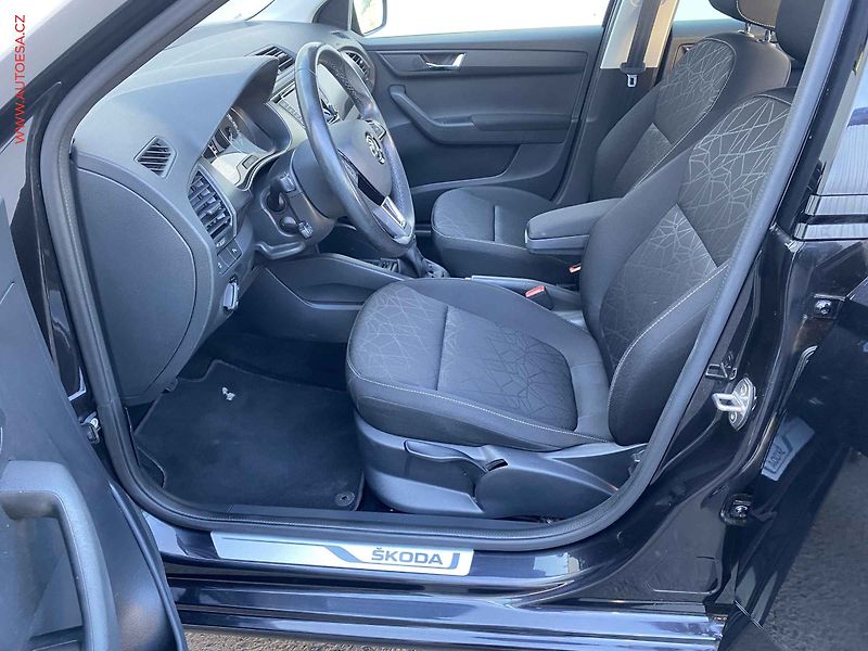 Škoda Fabia (2018) 1.0 TSi, Clever, navi - fotka 9 z 17