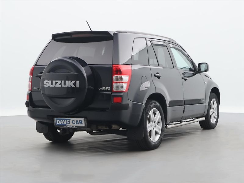 Suzuki Grand Vitara 2,0 JLX 103kW Aut. Tažné CZ - fotka 7 z 27