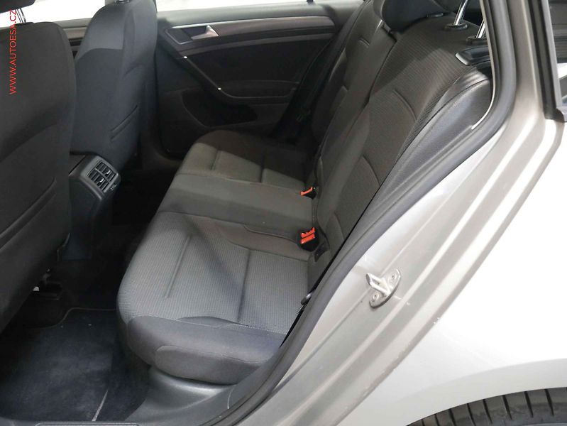 Volkswagen Golf (2018) 1.0 TSi Variant, DSG - fotka 10 z 16