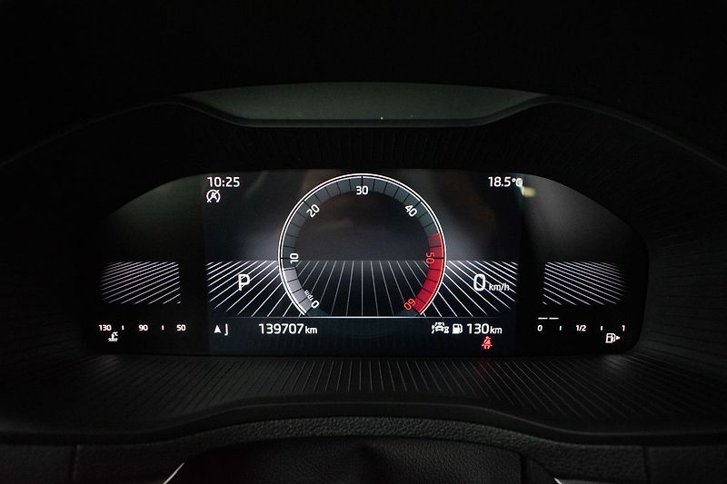 Škoda Karoq 2.0 TDI DSG*ACC*KAMERA*DPH* - fotka 19 z 39