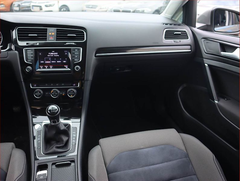 Volkswagen Golf (2014) Comfortline 1.2 TSI, Navi - fotka 8 z 20
