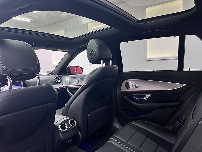 Mercedes-Benz Třídy E E 450, 270 kW, 4Matic, AMG - fotka 19 z 50