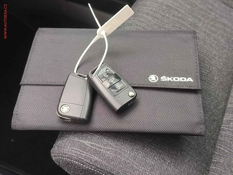 Škoda Karoq (2017) 1.5 TSi, Style, DSG, LED - fotka 24 z 24