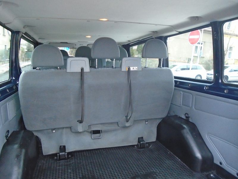 Ford Transit (2011) 2.2 TDCi L2H1 9 míst 5 dveří - fotka 17 z 30