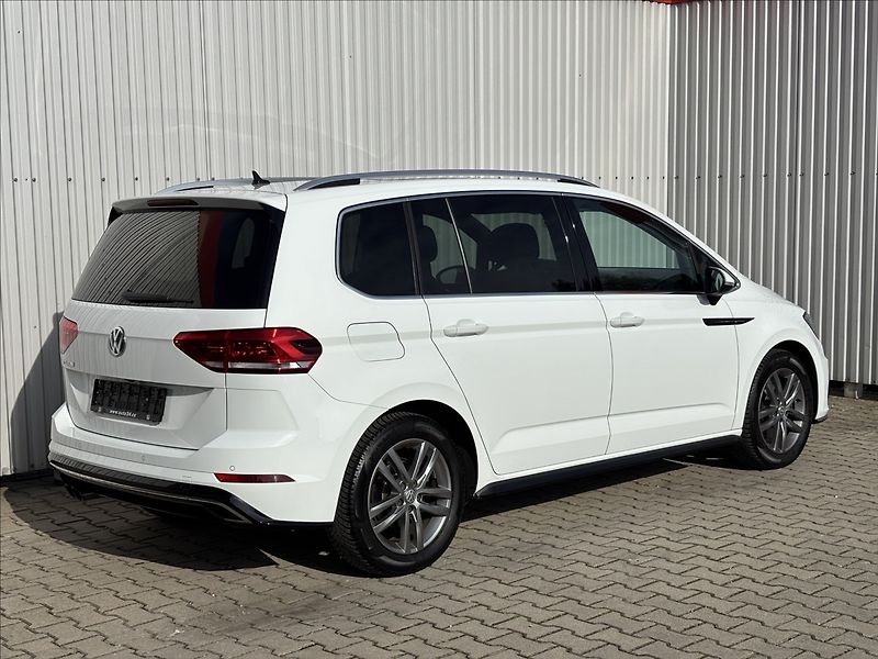 Volkswagen Touran 1.4 TSi R-line 7.míst - fotka 4 z 21