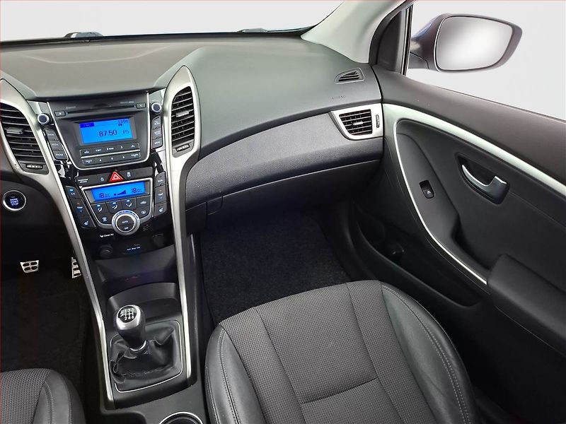 Hyundai i30 (2012) 1.6 GDI, Tempomat - fotka 8 z 15