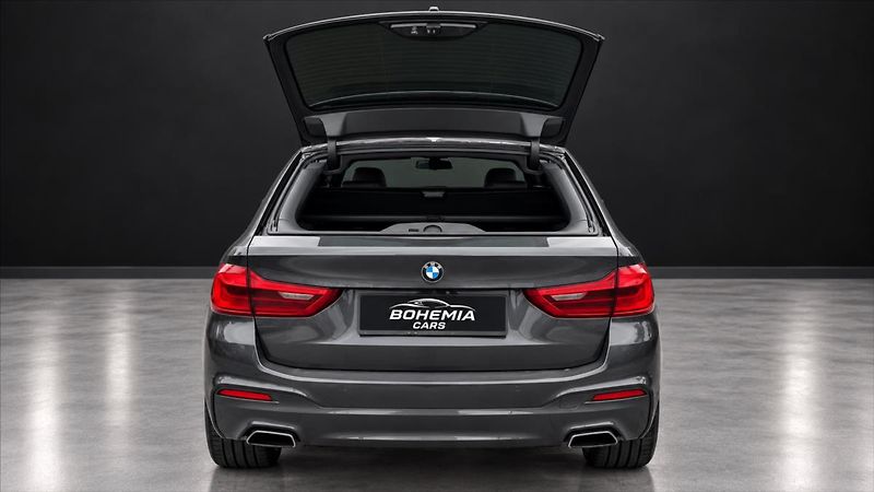 BMW Řada 5 3,0 530D Touring 195 kW xDrive - fotka 10 z 12
