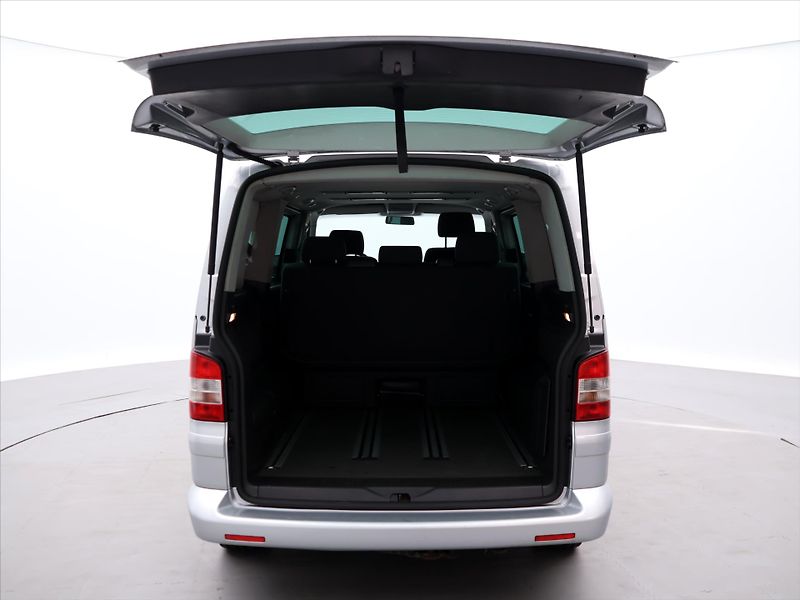 Volkswagen Multivan 2,5 TDI 96kW Comfortline - fotka 9 z 29