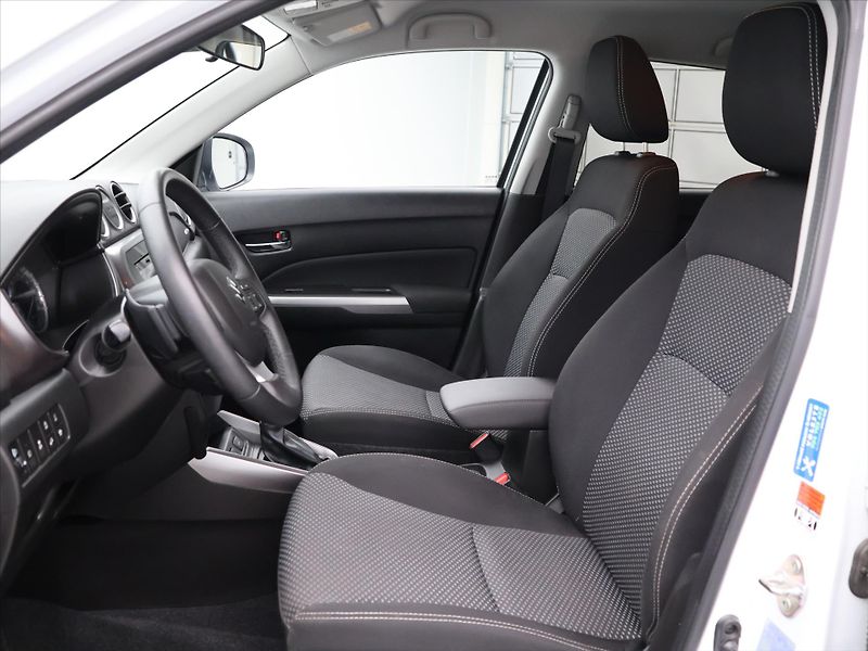 Suzuki Vitara 1.4 BoostJet Allgrip Premium - fotka 11 z 36