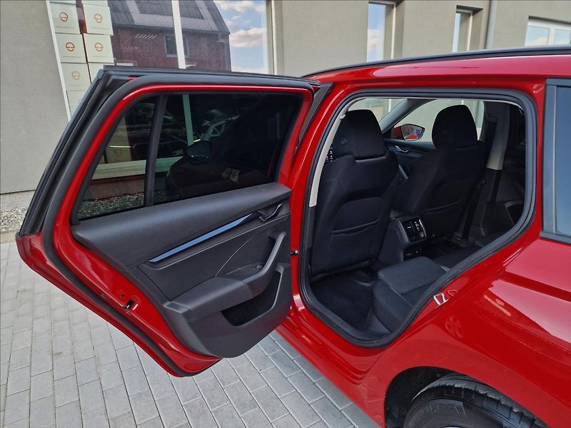 Škoda Octavia 2.0TDI DSG Ambition,ČR,1.Maj. - fotka 18 z 50