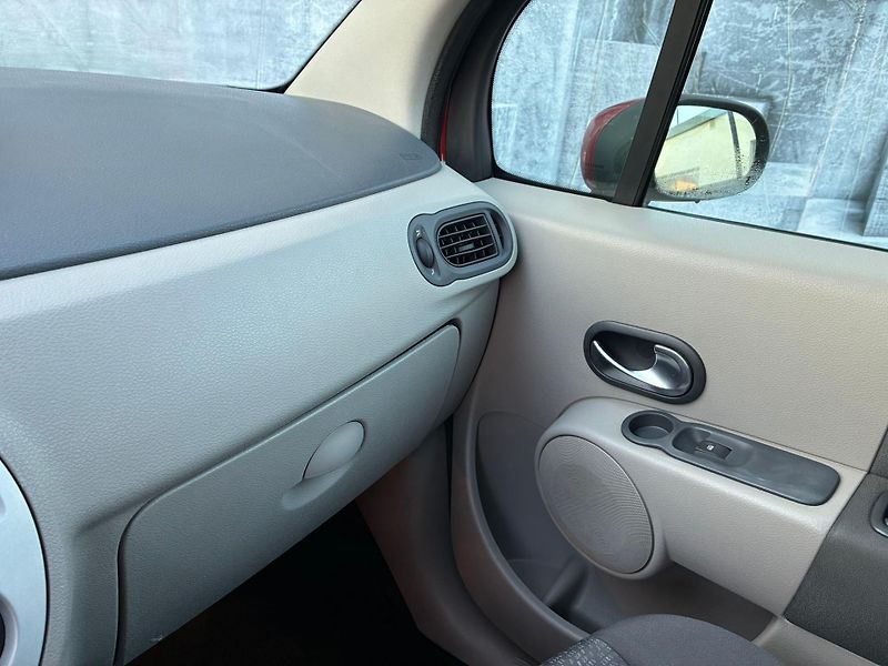 Renault Modus (2005) 1.2i 55KW, VYHŘIVANÉ SEDADLA - fotka 24 z 28