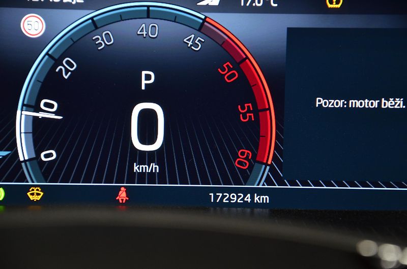 Škoda Superb (2022) 2.0TDI 147kW 4x4 L&K DSG kombi - fotka 16 z 26