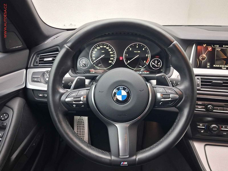 BMW Řada 5 (2015) 3.0 D M550d xDrive, AT, kůže - fotka 8 z 22
