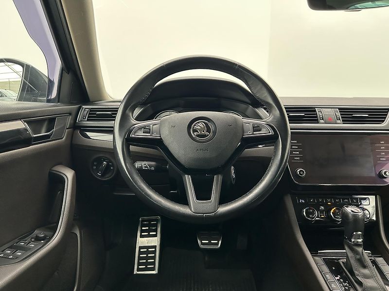 Škoda Superb 2.0 TDI L&K - fotka 21 z 29