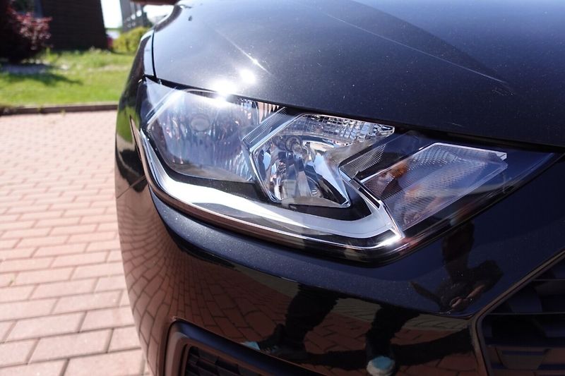 Audi A1 1,0TFSi 70kW S-line - fotka 25 z 25