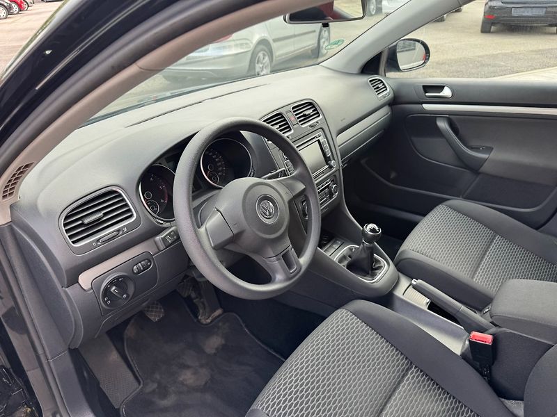 Volkswagen Golf (2010) Variant Comfortline 1.6 TDI - fotka 11 z 32