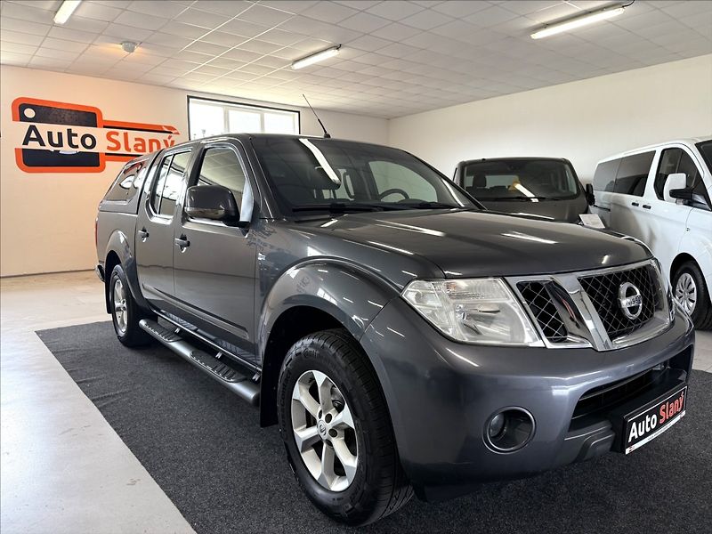 Nissan Navara 2,5 dCi 140kW,Hardtop,po servi - fotka 2 z 28