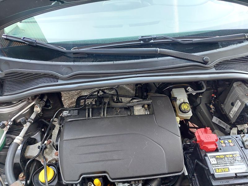 Renault Clio (2013) IV. Dynamique 1.2. 4 válec  - fotka 29 z 42