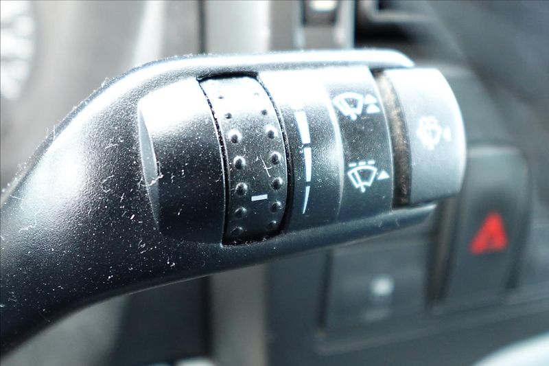 Ford Transit 2,2 TDCI  L3H3 9MÍST KLIMA - fotka 28 z 33