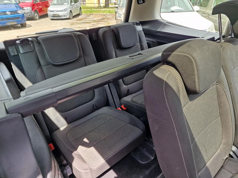 Volkswagen Sharan 2,0TDI 7MÍST KAMERA TAŽNÉ  - fotka 10 z 17