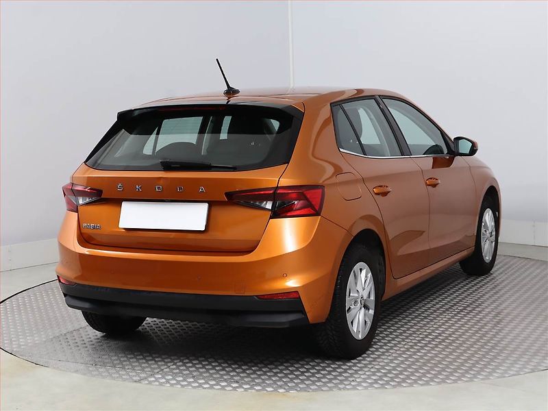Škoda Fabia (2022) 1.0 TSI, Automat, Serv.kniha - fotka 5 z 19