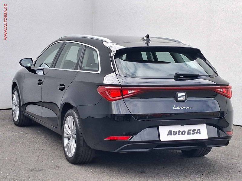 Seat Leon (2021) 2.0 TDi, Style, DSG, +kola - fotka 6 z 21