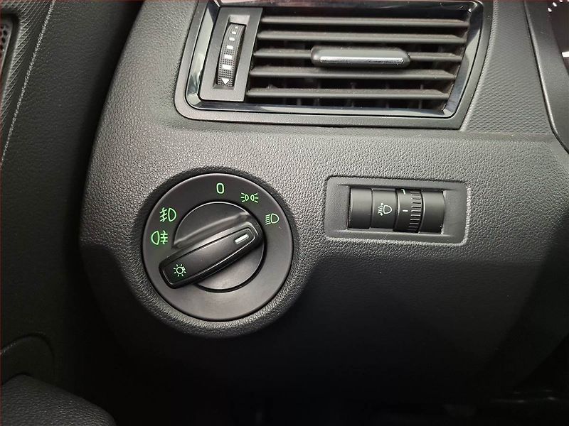 Škoda Rapid (2013) Ambition 1.2 TSI - fotka 15 z 15