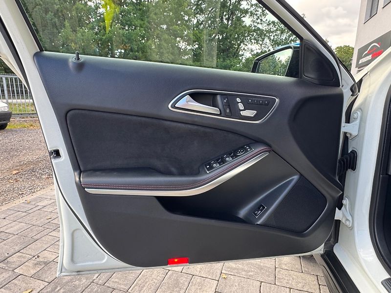 Mercedes-Benz GLA (2017) 220CDI 4-MATIC AMG - fotka 8 z 34
