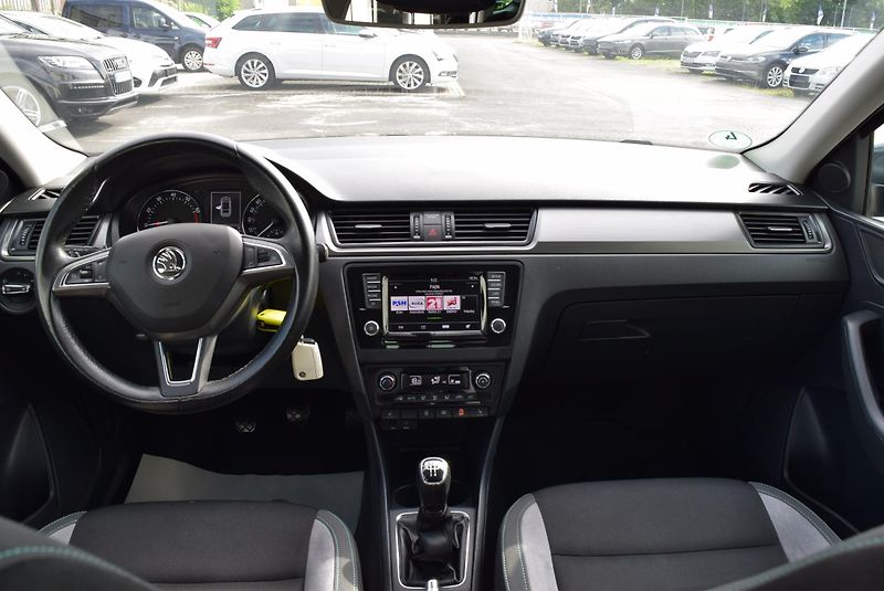 Škoda Rapid (2016) 1.2TSI 66kw AMBITION JOY XENON - fotka 16 z 49
