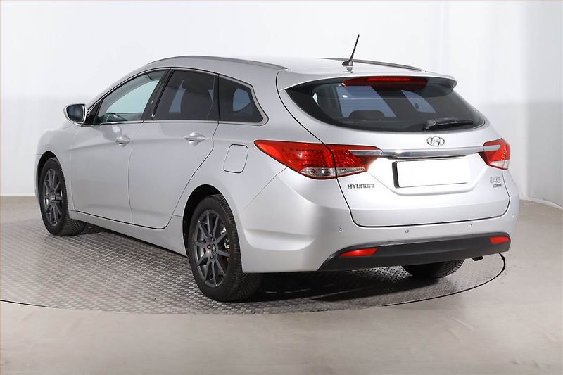 Hyundai i40 (2012) 1.7 CRDi, Serv.kniha, Xenony - fotka 4 z 23