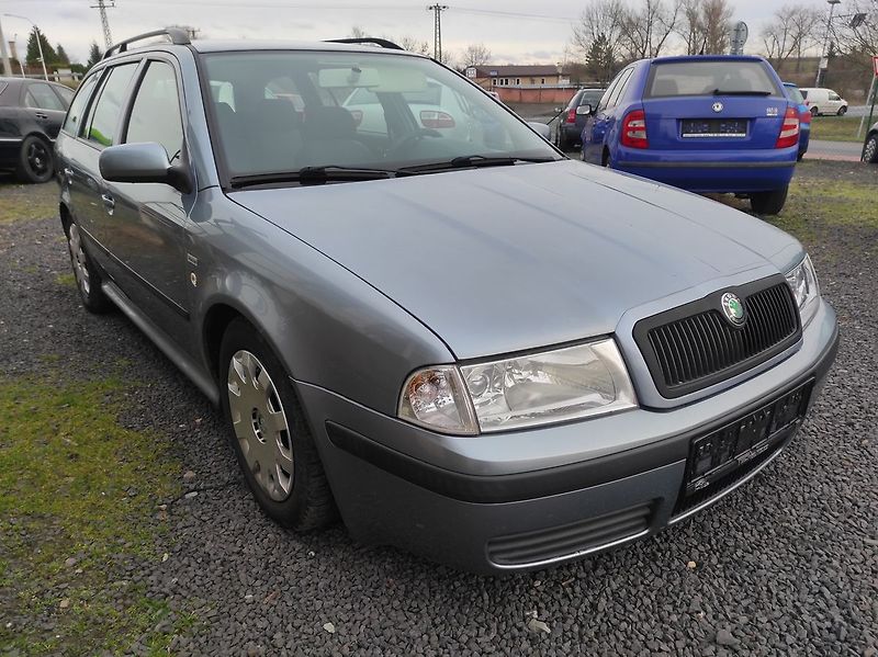 Škoda Octavia 2.0 Ambiente Combi - fotka 7 z 17