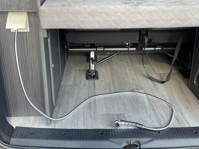 Volkswagen Transporter (2017) T6 2.0TDi 4MOTION California  - fotka 19 z 29