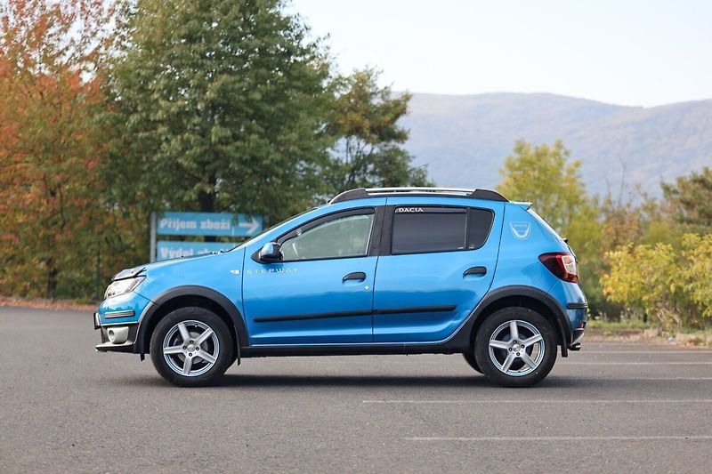Dacia Sandero STEPWAY - fotka 3 z 16