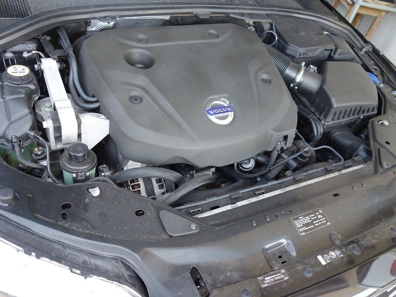 Volvo V70 (2015) 2.0D4 133kW 8A DRIVE - fotka 33 z 39