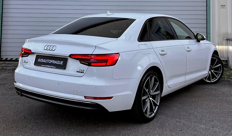 Audi A4 (2016) B9 2.0 TDI 140 KW QUATTRO 2016 - fotka 4 z 30