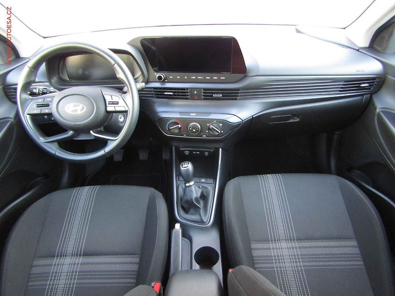 Hyundai i20 (2024) 1.2i, 1.maj,ČR, STK2/28 - fotka 8 z 22