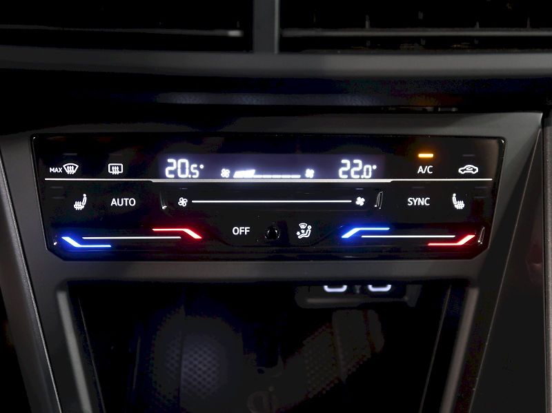 Volkswagen Taigo (2023) R-LINE 1.0TSI 81KW DSG NAVI - fotka 30 z 37