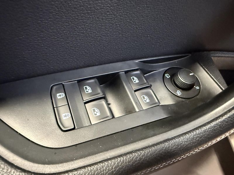 Škoda Superb 2.0 TDI 110kW Style DSG - fotka 10 z 14