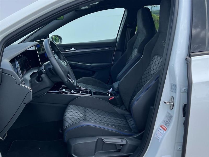Volkswagen Golf Variant 1,5 e-TSi 110kW 7DSG R-Line  R - fotka 11 z 26