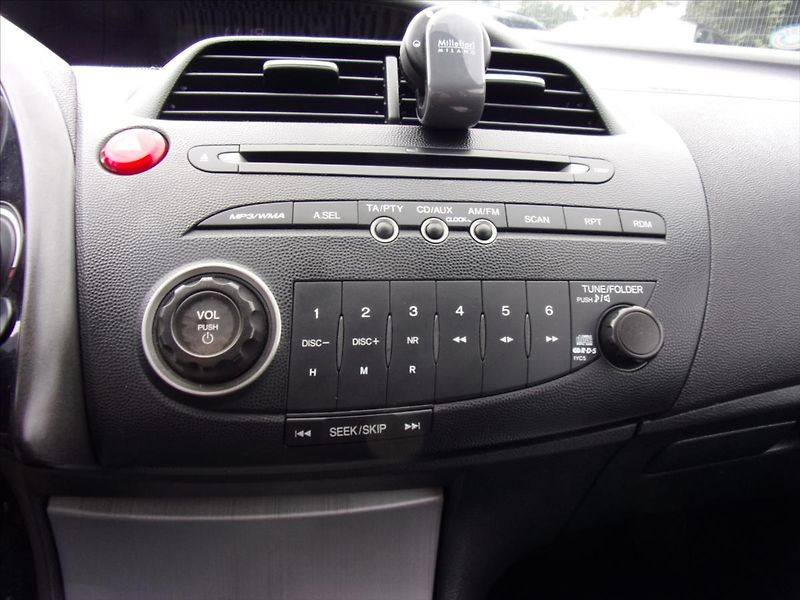 Honda Civic 1,3 i-DSI Comfort - fotka 17 z 24