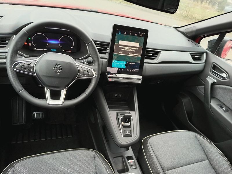 Renault Captur (2026) techno mild hybrid 140 EDC - fotka 16 z 27