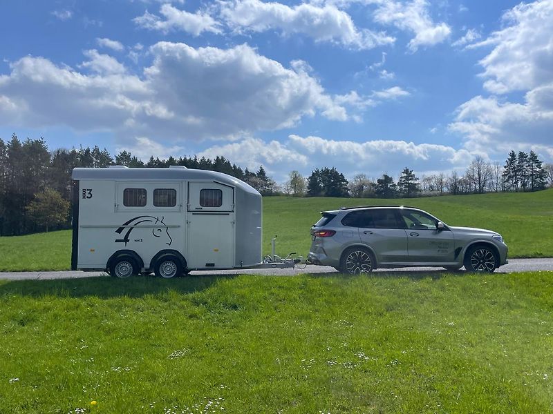Cheval Liberté (2026) MAXI 3 ČERNÝ - fotka 23 z 28