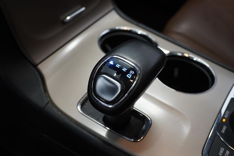 Jeep Grand Cherokee 3,0 MJT V6 4X4 AUTOMAT - fotka 17 z 33