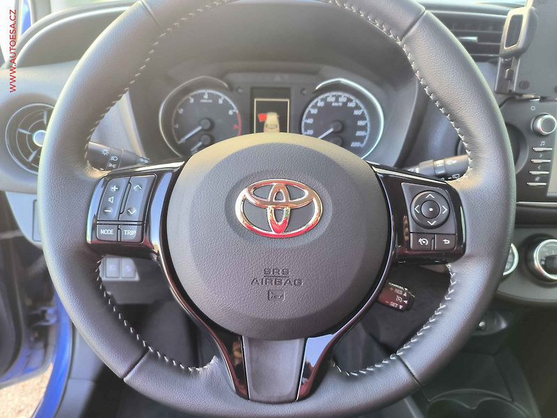 Toyota Yaris (2017) 1.5 i, 1.maj,ČR, AC, park - fotka 14 z 19