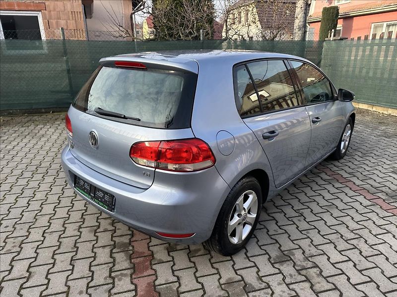 Volkswagen Golf 1,6 MPI bez koroze - fotka 3 z 21