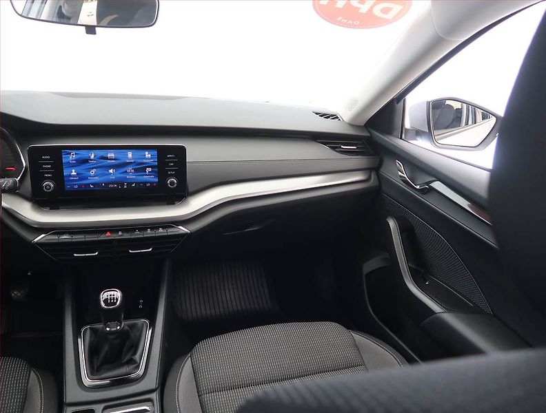 Škoda Octavia (2023) Ambition 2.0 TDI, ČR,1.maj - fotka 8 z 24
