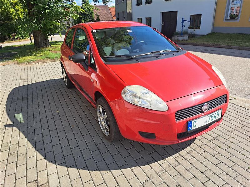 Fiat Punto 1,2 i - fotka 1 z 32