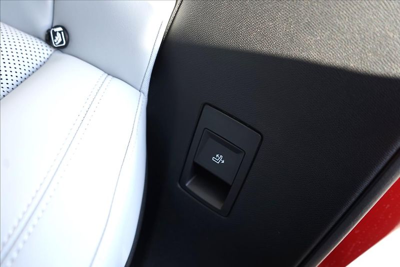 Citroën C5 Aircross (2026) 1,6 Plug-in Hybrid225k Aut.MAX - fotka 28 z 30